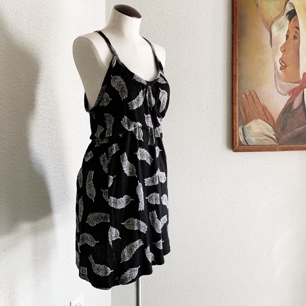 ⋒ H&M Black Floral Mini Dress ⋒